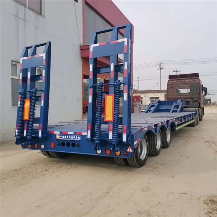 三线六轴低平板半挂车 四桥工程机械运输半挂车