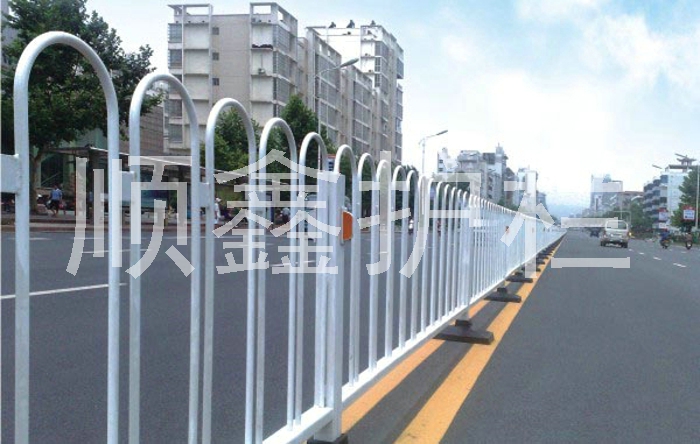 钢质道路护栏