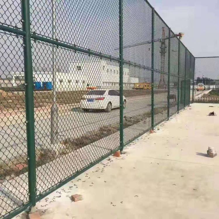 运动体育场围网 勾花铁丝网 润创丝网现货批发