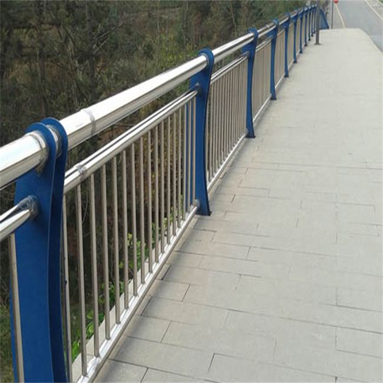 厂家定制桥梁护栏道路防撞护栏杆桥梁两侧防护栏杆景区河道护栏