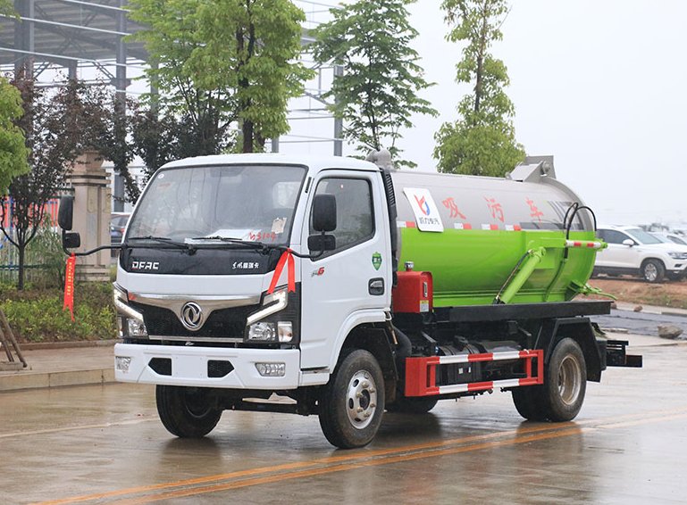 东风5立方吸污车