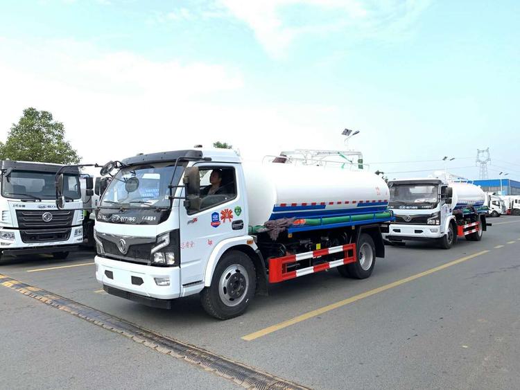 东风8立方吸粪车