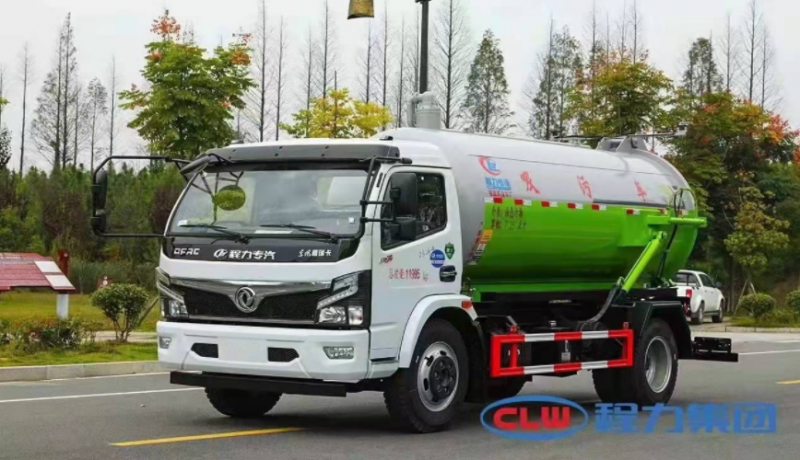 东风8立方吸污车