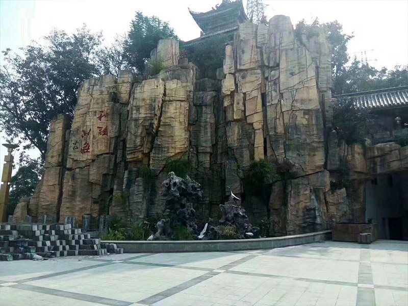 雕刻式塑石假山